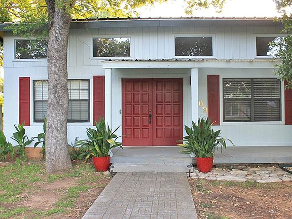 2nd image of 209 Tanglewood Dr