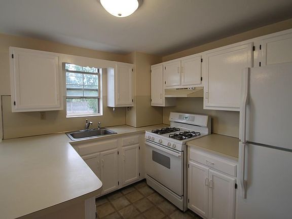5th image of 3 Lydon Ln #D1