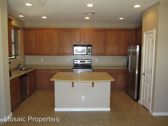 3rd image of 599 S Buena Vista Ct