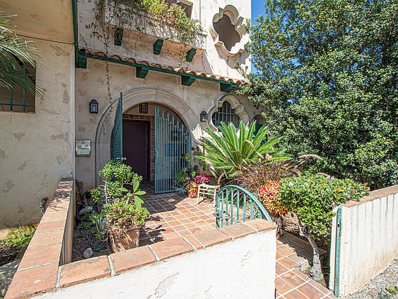 2nd image of 275 Redondo Ave APT 301