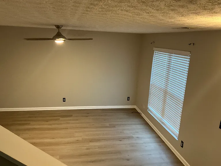 5553 Strathmoor Manor Cir — Photo 23