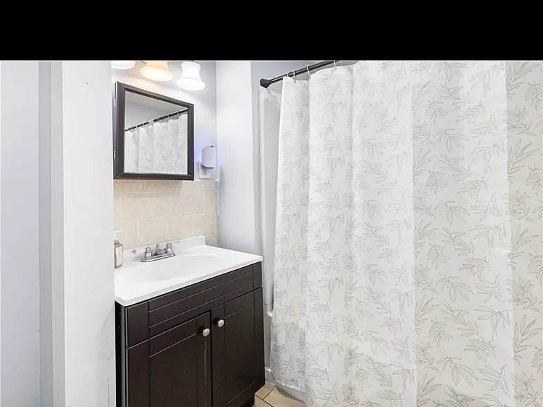 22 Suffolk St #1 — Photo 6