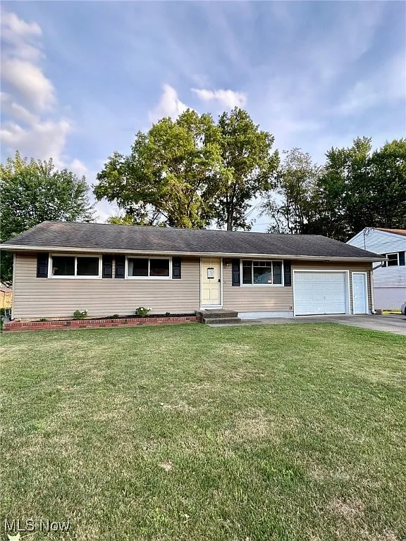 434 Seneca Dr photo 1