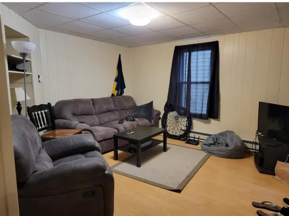 43 Jones Ave APT B, Morgantown, WV 26505