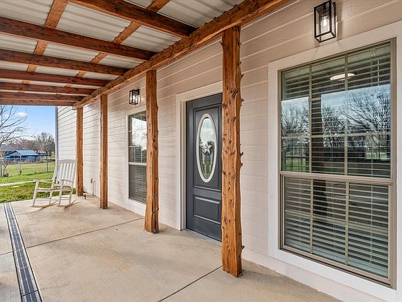 3rd image of 306 Lazy Cane Ranch Rd