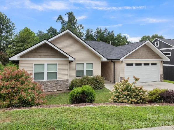 60 River Walk Dr, Asheville, NC 28804