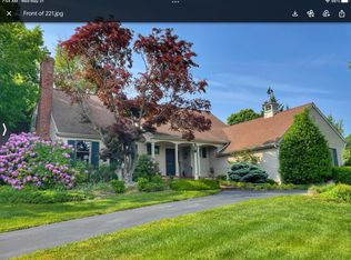 221 Hedgemere Dr, Devon, PA 19333