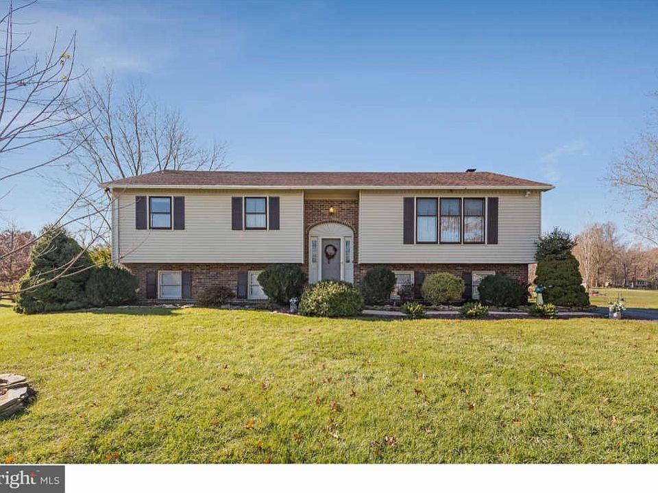 1st image of 328 Shagbark Ct
