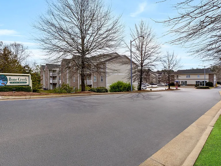 Bone Creek Apartments — Photo 18