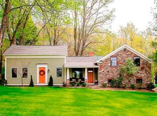 18283 Chillicothe Rd, Chagrin Falls, OH 44023