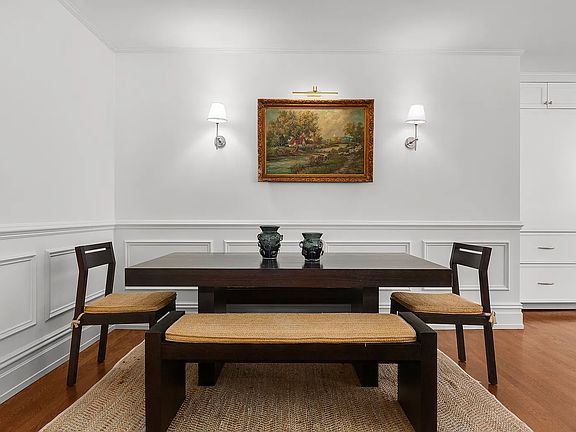 2nd image of 215 W 88th St APT 12E