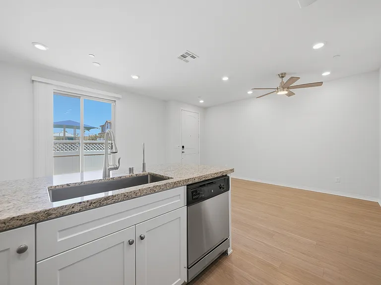 41984 Retsina St — Photo 11