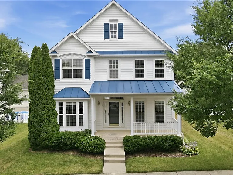341 Bullskin St — Photo 1