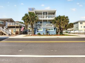 724 1st St, Jacksonville Beach, FL