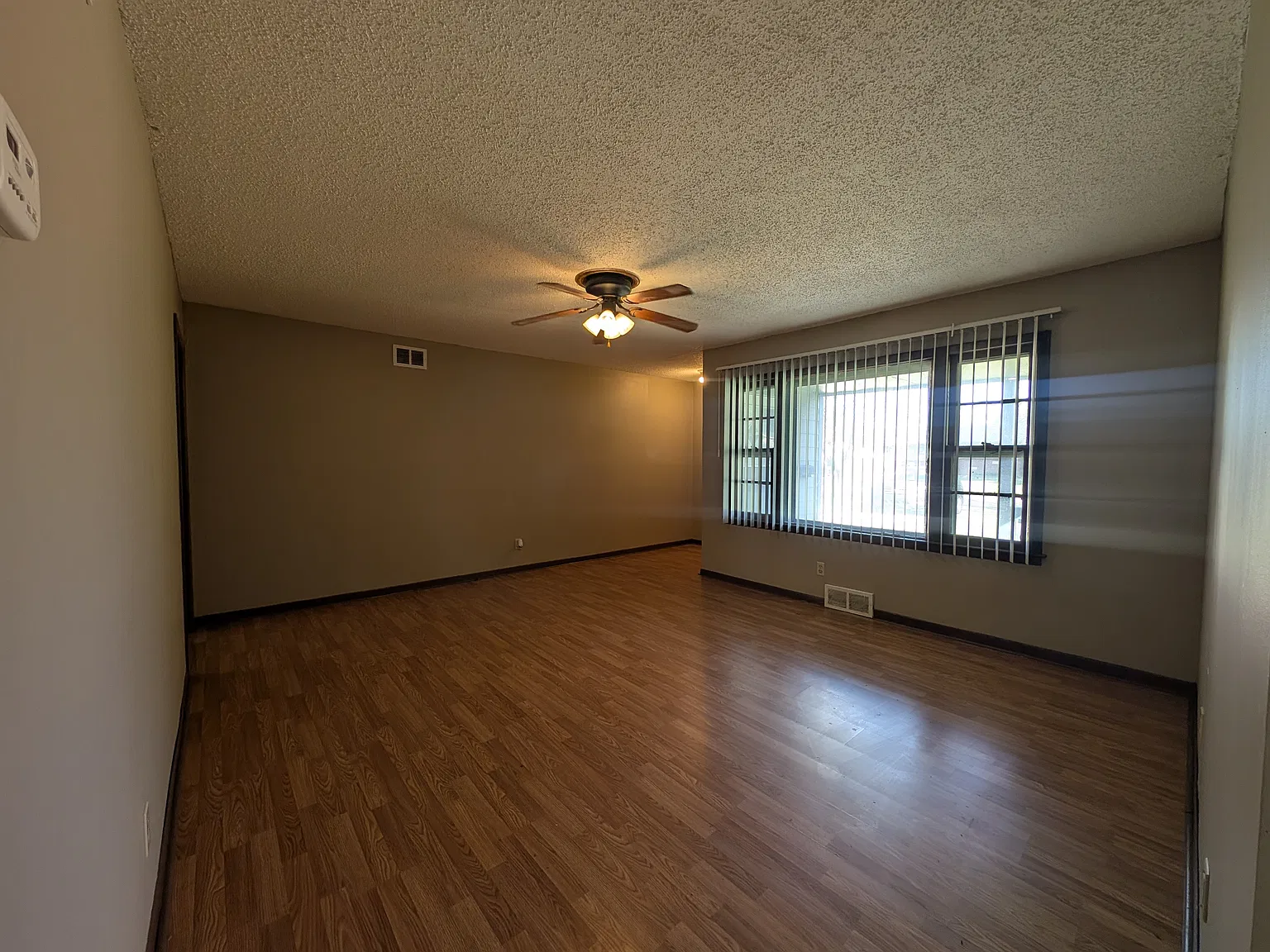 3 bed, 1031 sqft, $1,100 — Photo 3