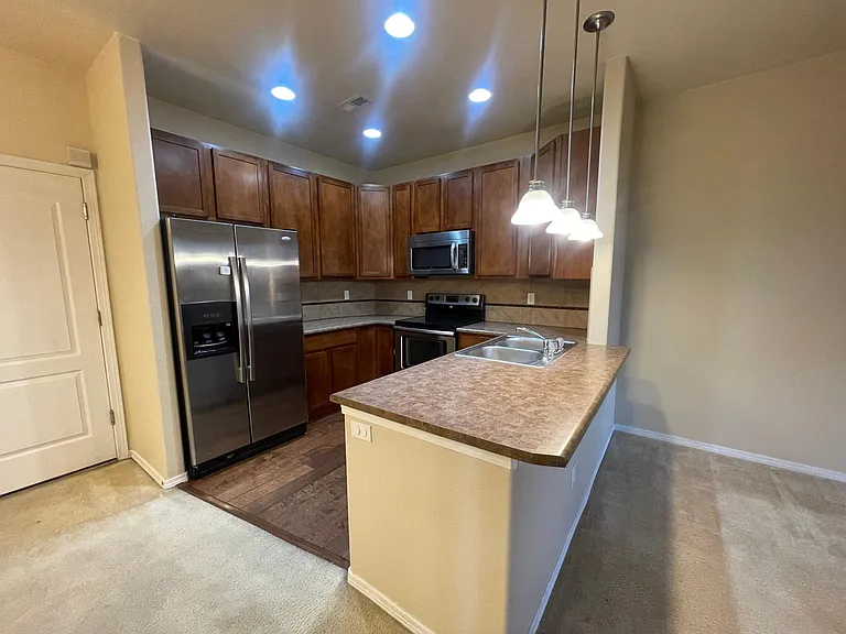 4717 Rowland Hts — Photo 5