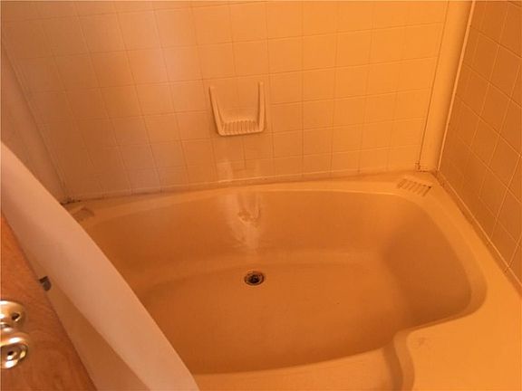 4th image of 4500 Shawnee Dr