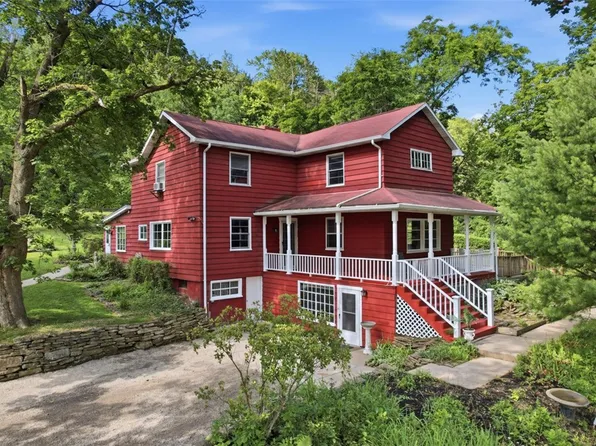6113 Valencia Rd, Valencia, PA 16059