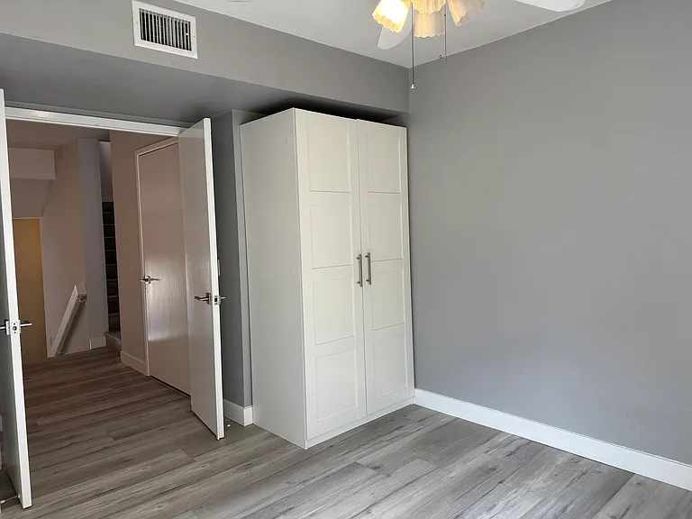 3275 Caminito Eastbluff #206 — Photo 19