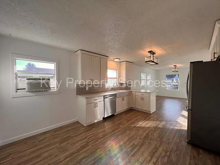 159 15th Ave — Photo 10