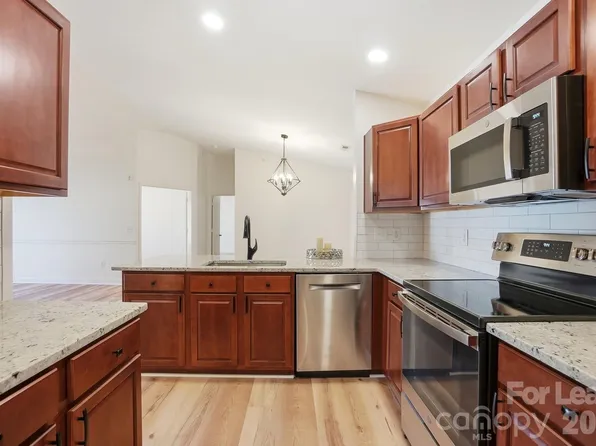 17122 Red Feather Dr, Charlotte, NC