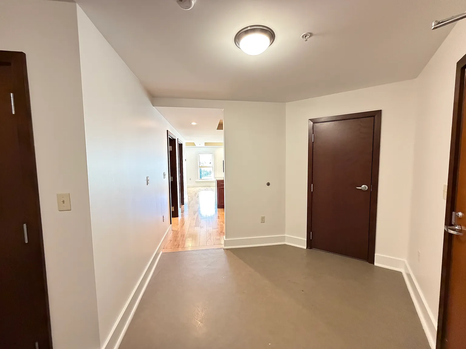 1 bed, 1170 sqft, $1,750 — Photo 4