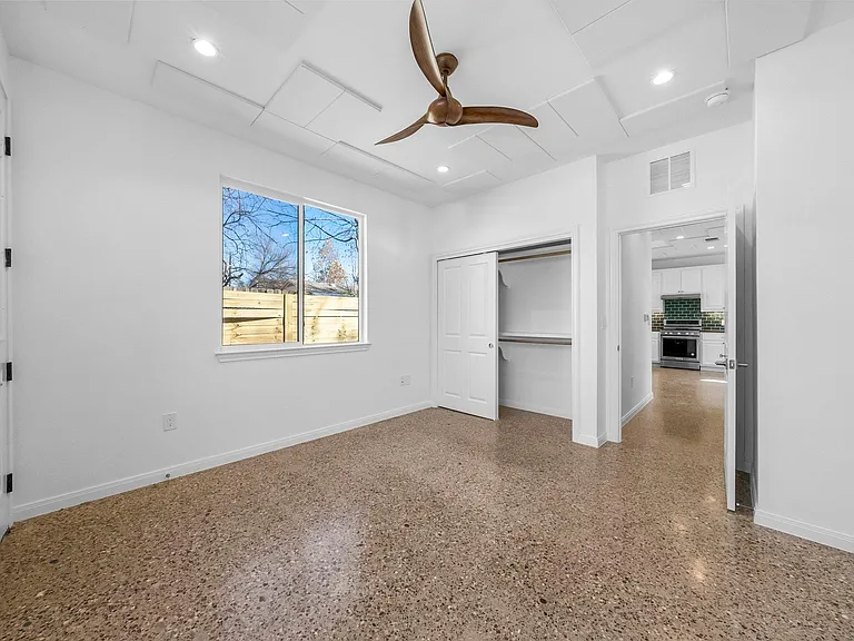 512 W Saint Johns Ave #B — Photo 8