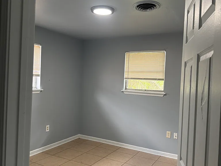 4437 Shalimar Dr — Photo 5
