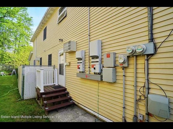 3rd image of 88 Hawley Ave