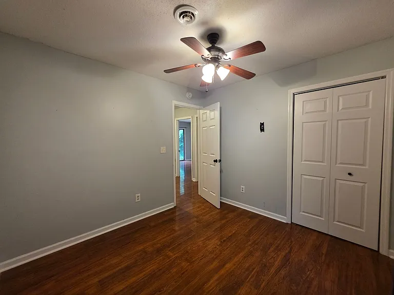 109 Glencroft Rd — Photo 10