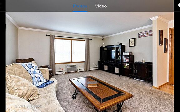 2nd image of 910 W Saint James St Unit 2E