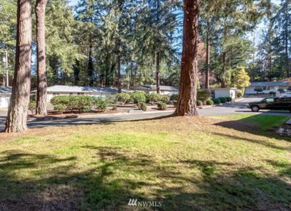 Cottage Woods condominiums. — Photo 4