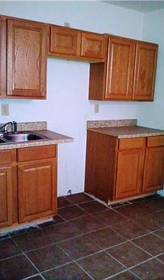 4th image of 2604 Saint Peter St #6