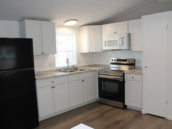 4th image of 7854 Sunrunner Dr