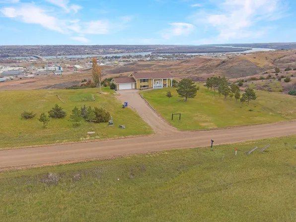 1700 Verendrye Dr, Fort Pierre, SD 57532