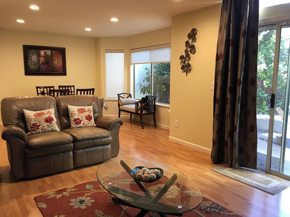 1st image of 2105 Calle Vista Verde