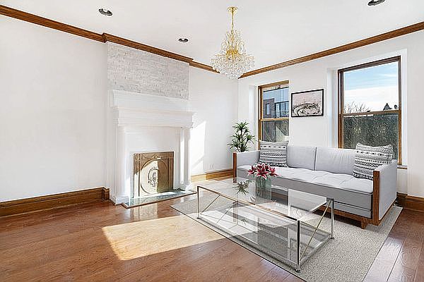 1st image of 293 Hancock St Floor 3