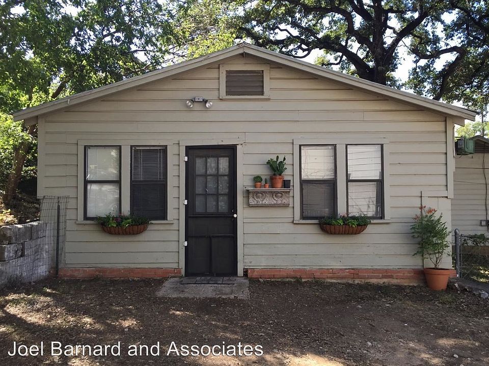 1st image of 1007 N Lbj Dr APT A