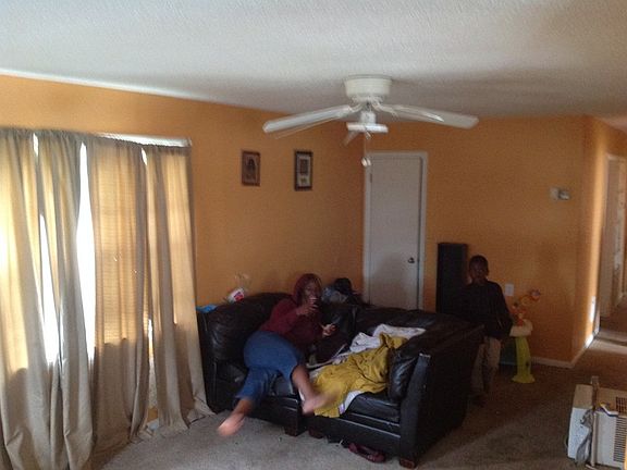 3rd image of 2017 NE 12th St