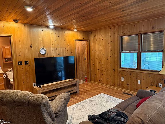 4th image of 1411 Sunrise Cir
