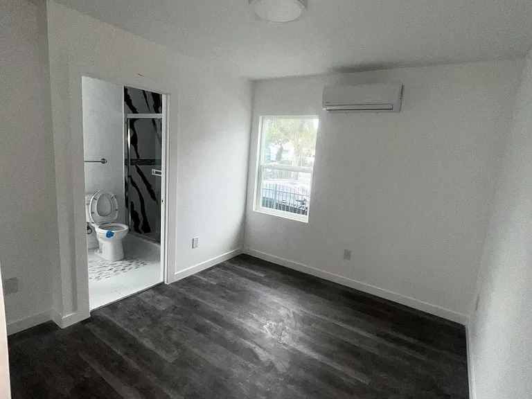 1666 W 36th St #1 — Photo 12