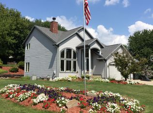 5885 Rollaway Dr NE, Comstock Park, MI 49321