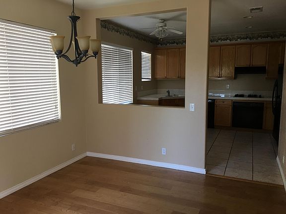 2nd image of 1725 Woodloch Ln