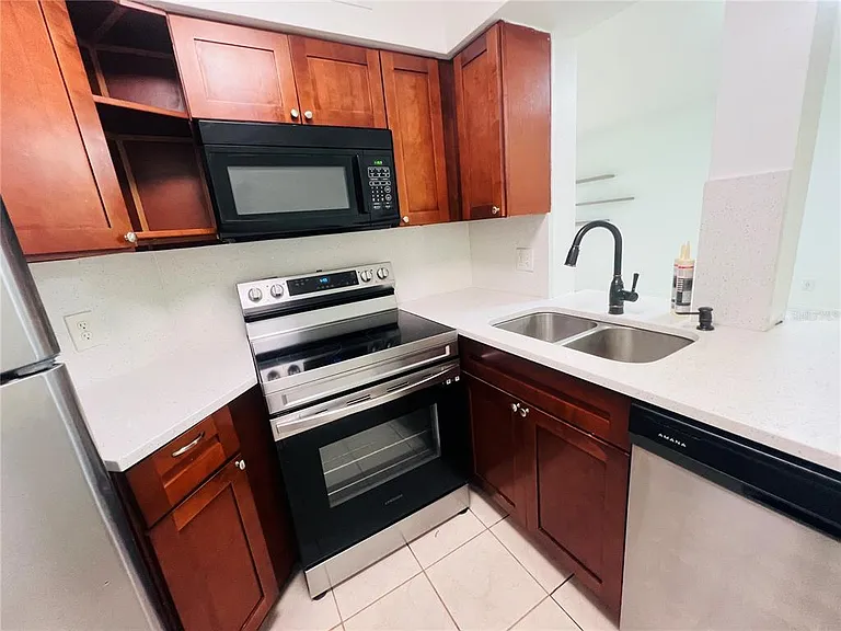 3941 Atrium Dr #L3 — Photo 6