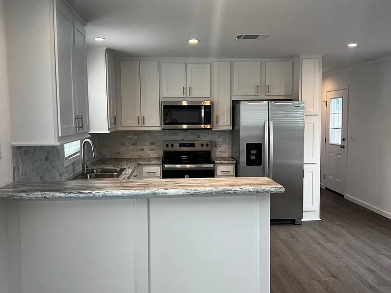 2081 Chaffee Rd S — Photo 29