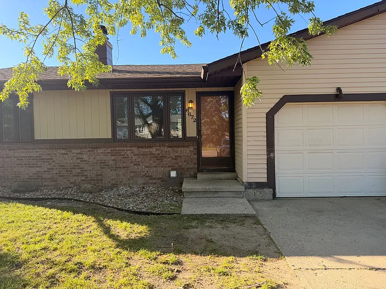 6672 Pleasantview St NE — Photo 2
