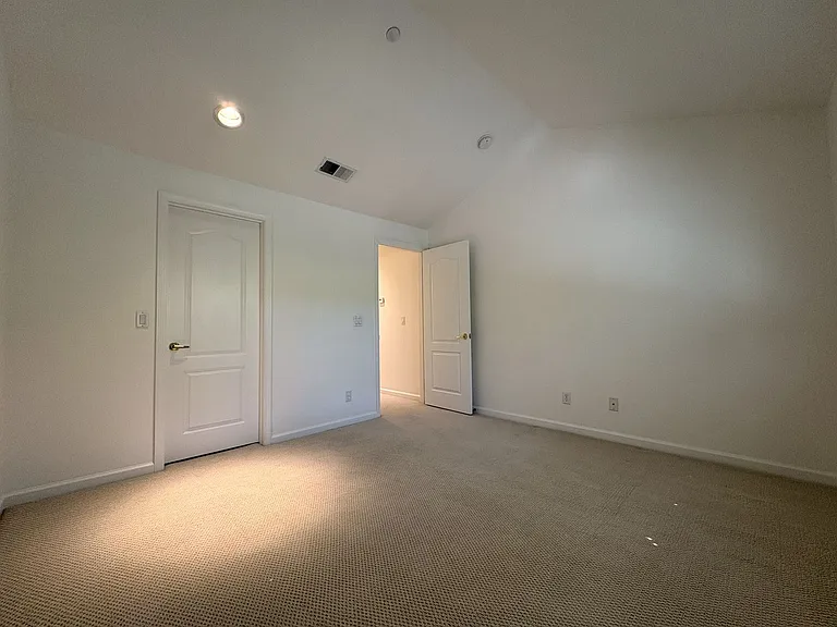 20 Willow Rd #34 — Photo 15
