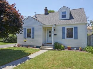 170 8th St, Belford, NJ 07718