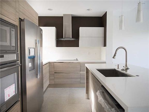 5th image of 706 NE 5th St