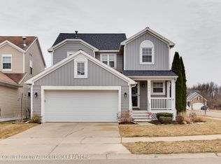 6802 Cotswald Dr, Grand Ledge, MI 48837